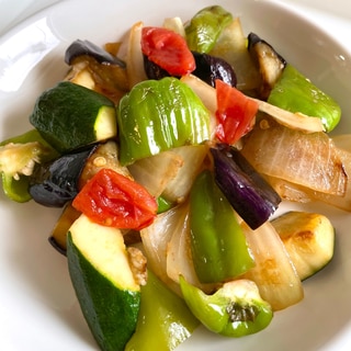 彩り鮮やか♩簡単に作れるラタトゥイユ風♩野菜炒め